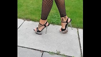 Humeur du jour combie résille et jupe en Vinyle vient découvrir si j'ai mis ...