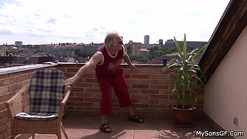 Older man fucking y. woman from behind
