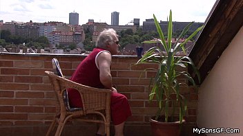 Older man fucking y. woman from behind