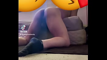Big booty whiteboy twerking