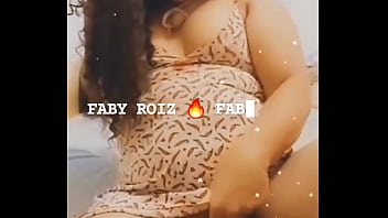 Faby Roiz gemendo na punhetinha