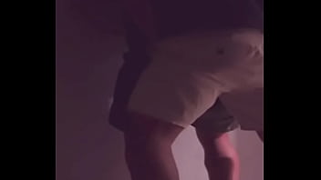 el hetero me acorrala en la fiesta para meterme su pito