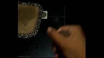 Novinho Masturbando Sua Piroca Grossa...