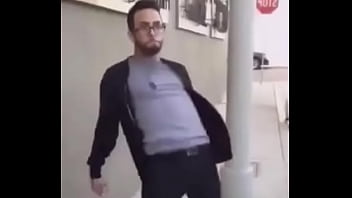 Dotado engravida mulher e seu namorado juntos