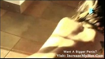 Babe showing her pussy in the stairway