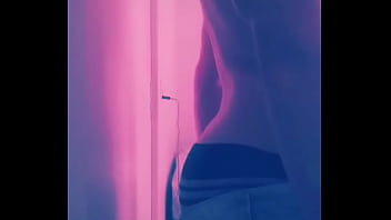 Homme Est Tortillant