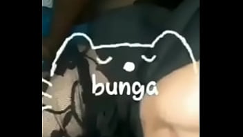 Bunga Dan Ayang Main Dari Belakang...