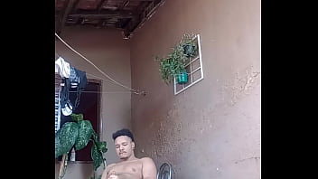 Punheta no quintal