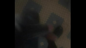 Masturbation  Rapide Dans La Douche Avec Le Grand Big Dick Black