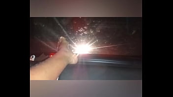 Batendo Siririca Enquanto Viajam Casal Gostoso Demais...