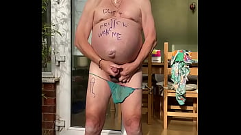 Outdoor wanker piss...