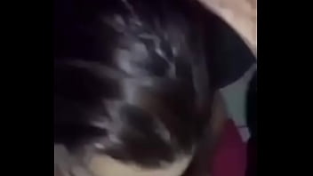 Duas gostosas chupando um pau enorme