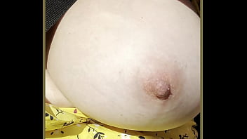 Wifey flashes her perfect tits while driving in the car (part 1)