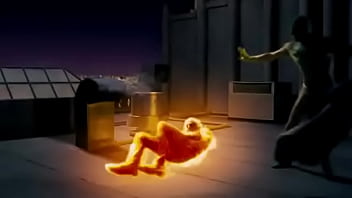 LIBELULA SAINDO DO CASULO