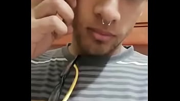 Peruano hetero se masturba, los videos ya están colgados, están más abajo o entra al perfil "videosxreales", fb del chico, Harold ricardo