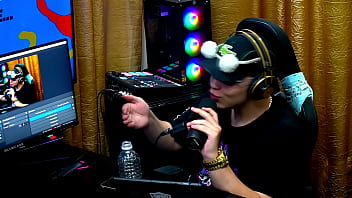 Titten-Tätowiertes Podcast-Geil-Duo