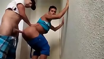 Baixinho roludo-https://gaysamadores.com.br