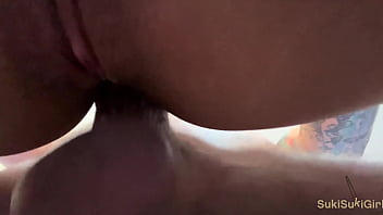 Rachen-Studentin schluckt Stahl-Ständer pur