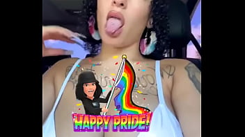 Chicago pride boundï¸ #pride #Chicago #bisexual #puertorican #booty #curls #beauty #tits #natural