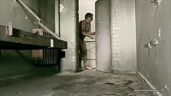 Gefesselter Schwanz, rote Pinsel Qual