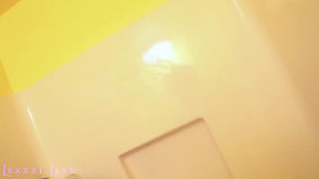 Nasser Stein-Flirt im Strickkleid