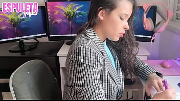 Previa - Gozando para a chefe - Punheta Guiada