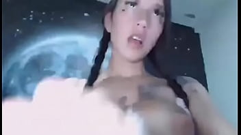 Camgirl Tetona Se Llena De Leche De Amamantar...