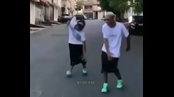 Arrombando o cu do richard