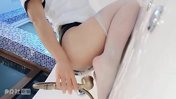 白嫩可爱妹妹后入 2025 | XXXXVideo