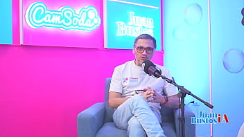 Pophouse: Hungry lesbians' pussy-eating orgy