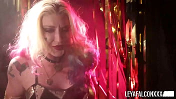 Saftige Beute: Leya Falcon wird von fleischiger Latte bis zum letzten Tropfen gemolken!