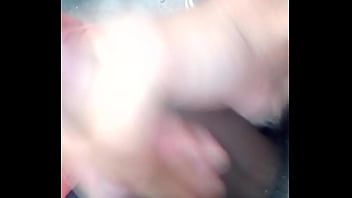 Pendejo tirando leche a full