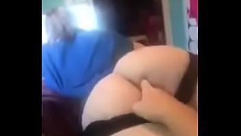 Taquiner Petite Amie