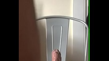 Gemendo gostoso em cima do dildo