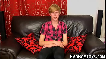 Teen gets naked jerks off