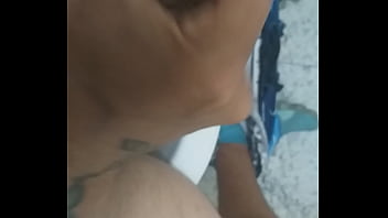 Frapper Une Branlette Chaude Dans La Salle De Bain D'une Cafétéria