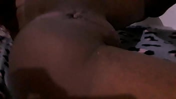 Junger Junge, Der Seinen Engen Arsch Zur Schau Stellt Und Lust Auf Einen Schwanz Hat