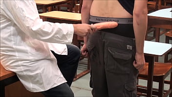 LÆ°u ý sinh viên yêu cáº§u má»™t giáo viên cách softporn khi&