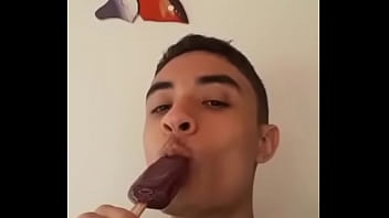 Novinho Com Garganta Profunda...