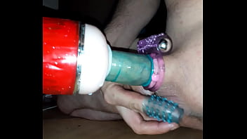 Am Wixxen Und Abspritzen In Toy...