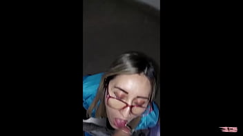 No Me Aguante Llegar A Casa Se La Chupo En La Escalera De Emergencia...