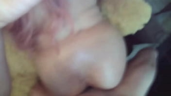 Hot Latina MILF puts onion booty to work