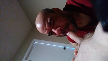 Sacramento n. loves to suckking big white cocks c. If white hung and visiting the area please let me serve you with my mouth and bubble ass