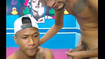 Pareja se exhibide por web