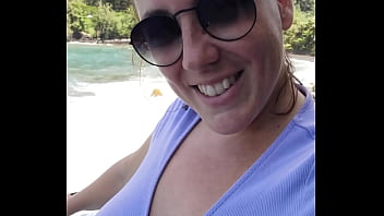 Bienvenu en vacances avec moi mon chocos ! Tu as deviné ou je suis ?