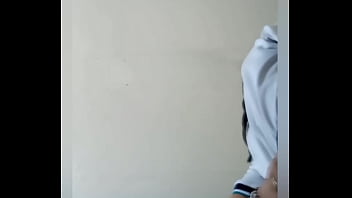 Bajo Falda De Chica...