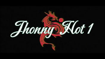 Estava no banho a madrasta me espionou para chupar meu pau