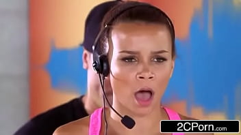Bouncing Tits & Round Ass Gamer Teen Raven Redmond Fucked by a Big Cock