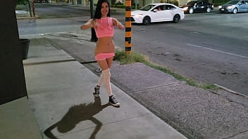 Clip Caminando en la calle