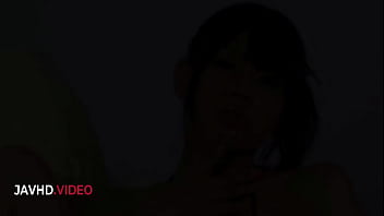 小泉のぞみがウッディを撫でて吸う
